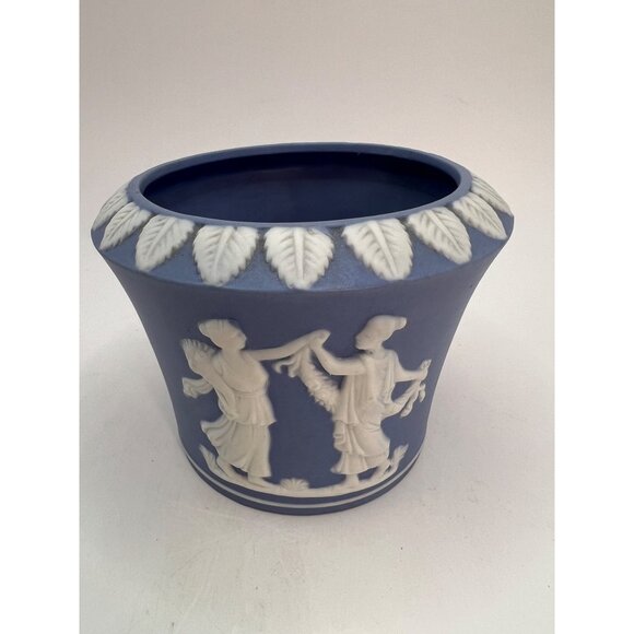 Small Plant Pot Wedgewood StyleBlue And White No Chips - Picture 1 of 6